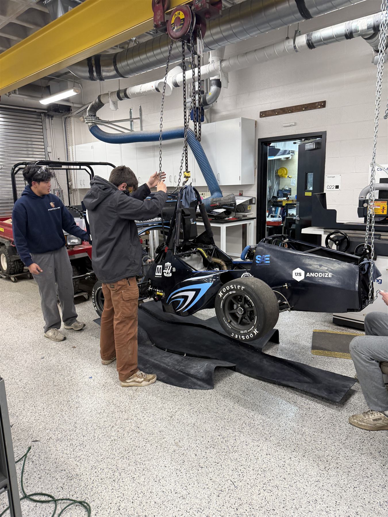 Mounting the undertray to the frame